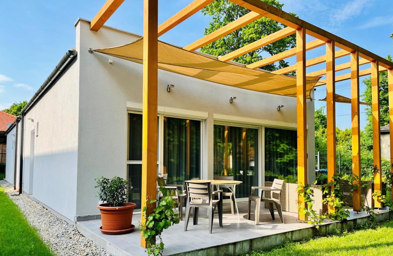Aranygesztenye Apartmanhaz บาลาโตนูดวารี ภายนอก รูปภาพ